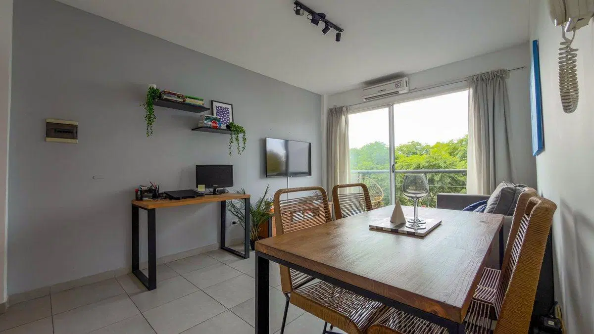 Venta Dpto 2 Ambientes con balcón en Caseros 4
