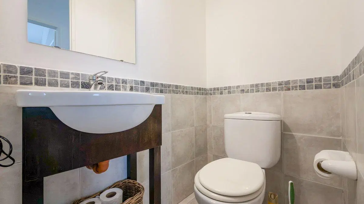 Venta Dpto 2 Ambientes con balcón en Caseros 5
