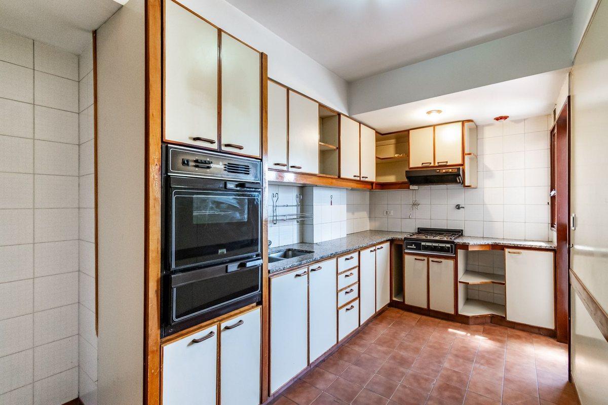 Foto de VENTA 4 AMB -BALCÓN- COCHERA-BAULERA-V. PUEYRREDÓN, imagen 4
