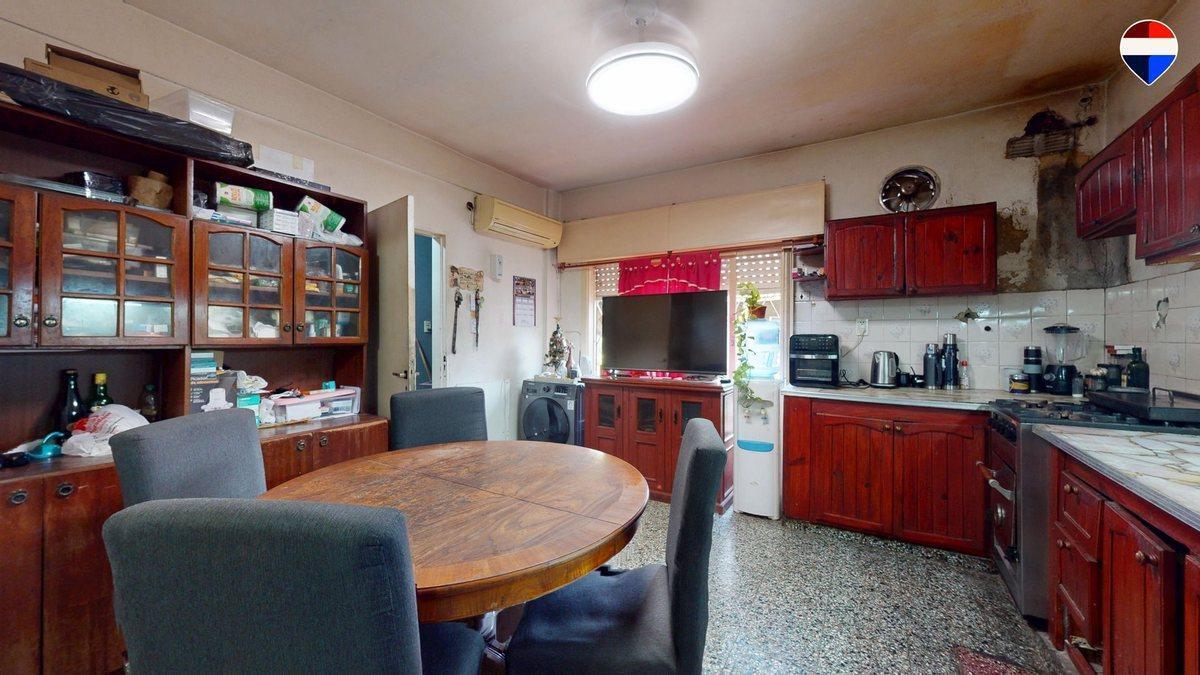 Foto de VENTA CASA 3 AMBIENTES CON LOCAL EN MORON, imagen 2