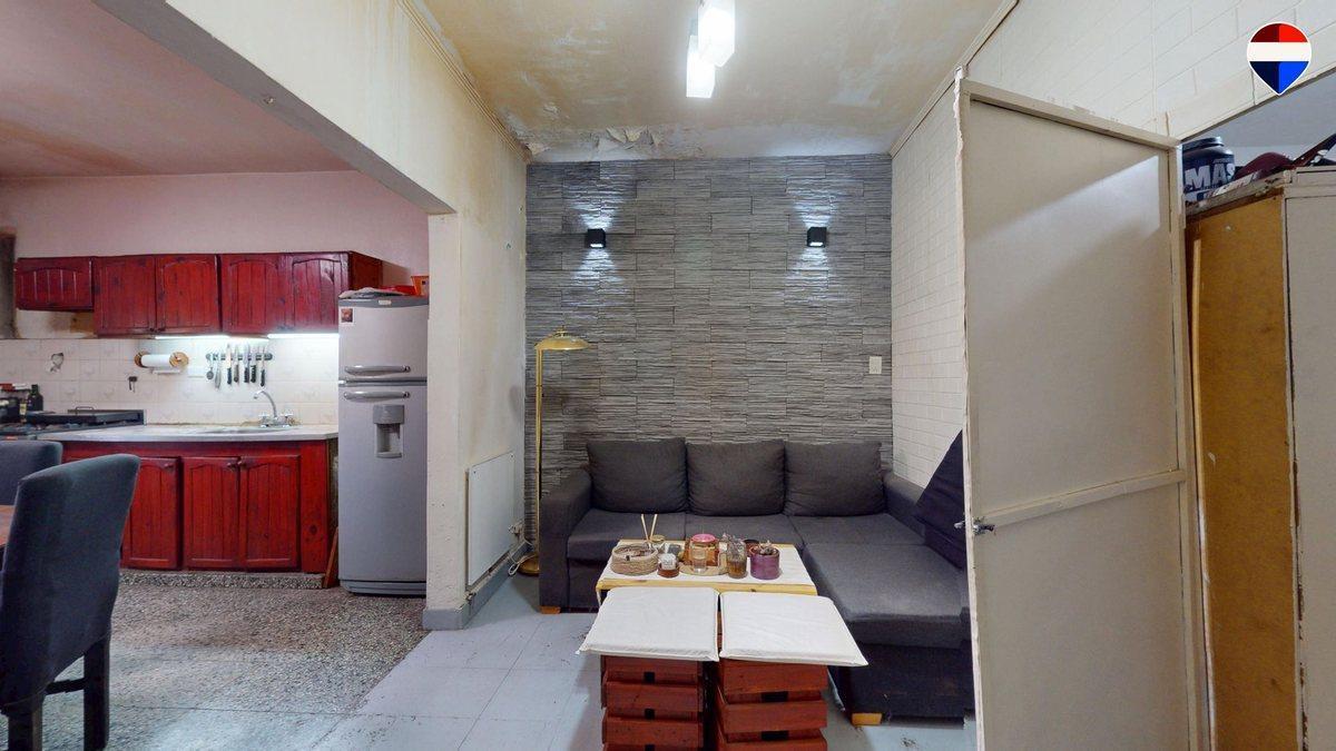 Foto de VENTA CASA 3 AMBIENTES CON LOCAL EN MORON, imagen 3