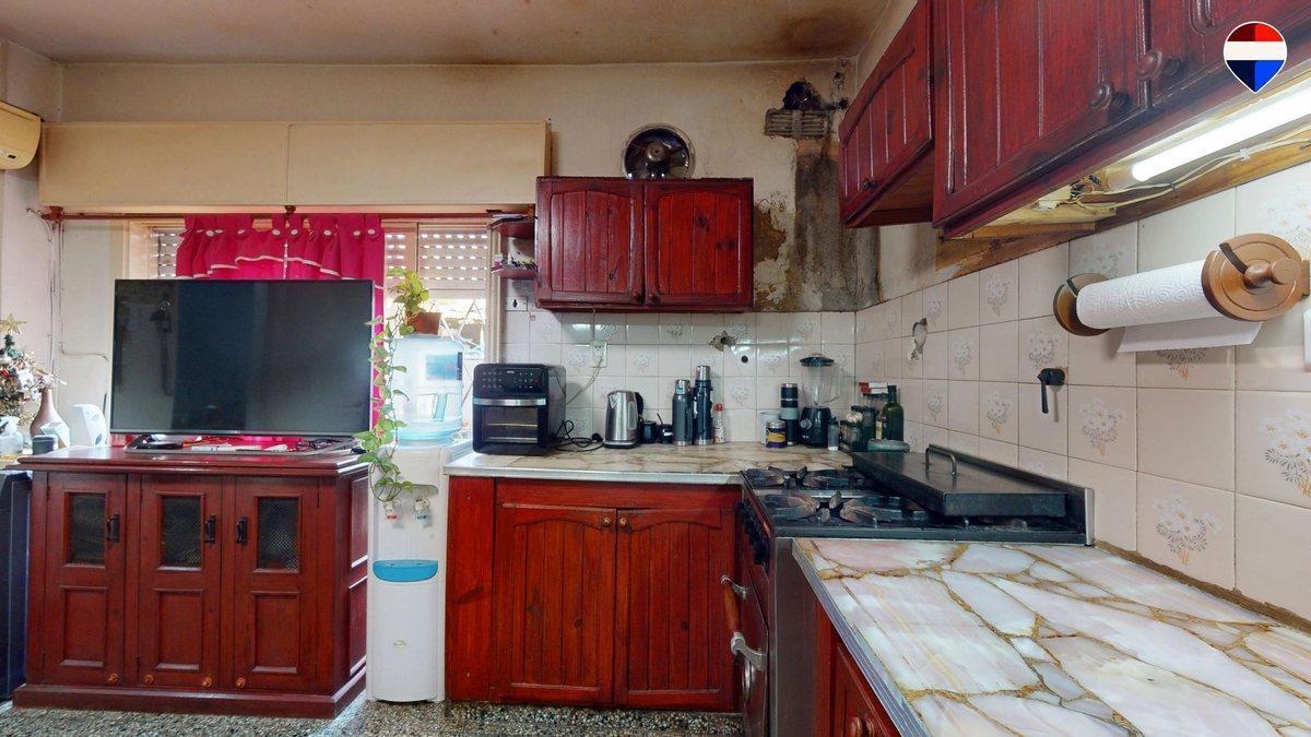 Foto de VENTA CASA 3 AMBIENTES CON LOCAL EN MORON, imagen 1