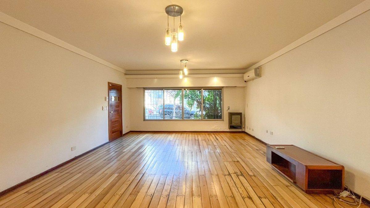 Foto de Venta Casa V. Parque 6 amb Gran Jardín. 2 cocheras, imagen 2
