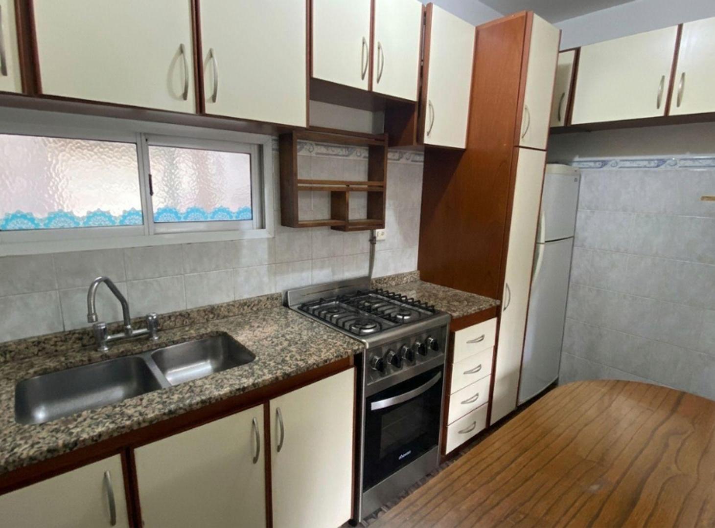 Foto de Venta Depto 3 Amb Sáenz Peña 2 piso por escalera, imagen 4