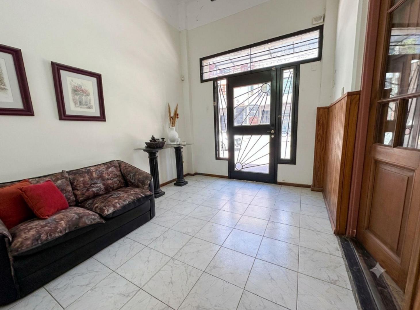 Foto de PH 3 AMBIENTES EN VENTA CASEROS SIN EXPENSAS, imagen 1