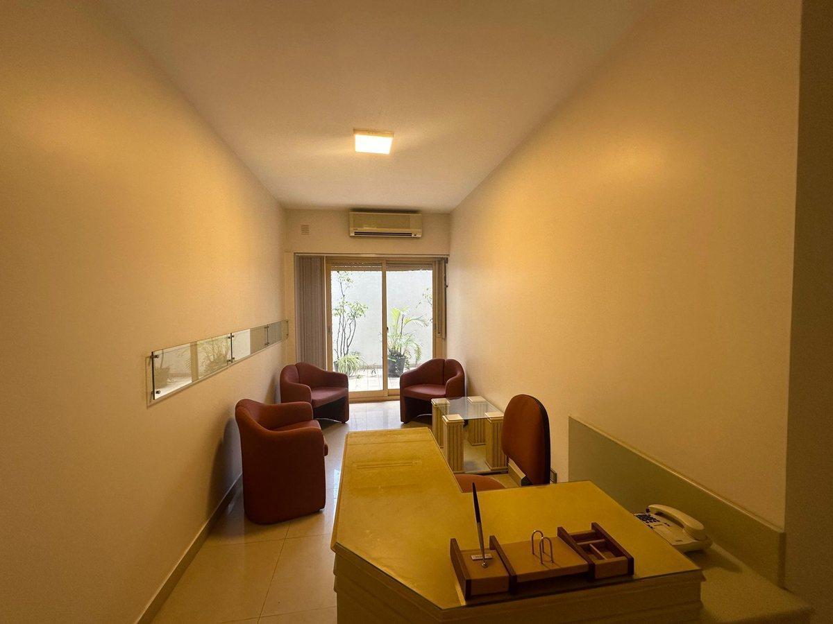 Foto de DEPARTAMENTO 2 AMB VENTA MONTE CASTRO CON PATIO, imagen 2