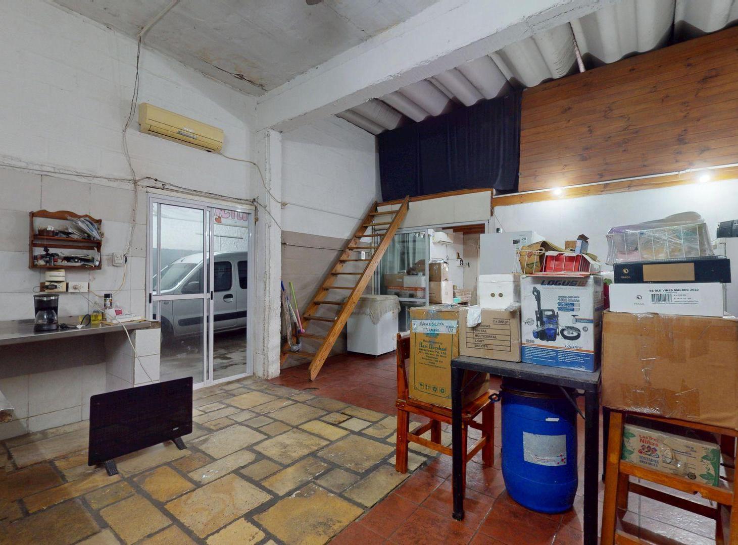 Foto de VENTA LOCAL TALLER CON VIVIENDA ITUZAINGO, imagen 5