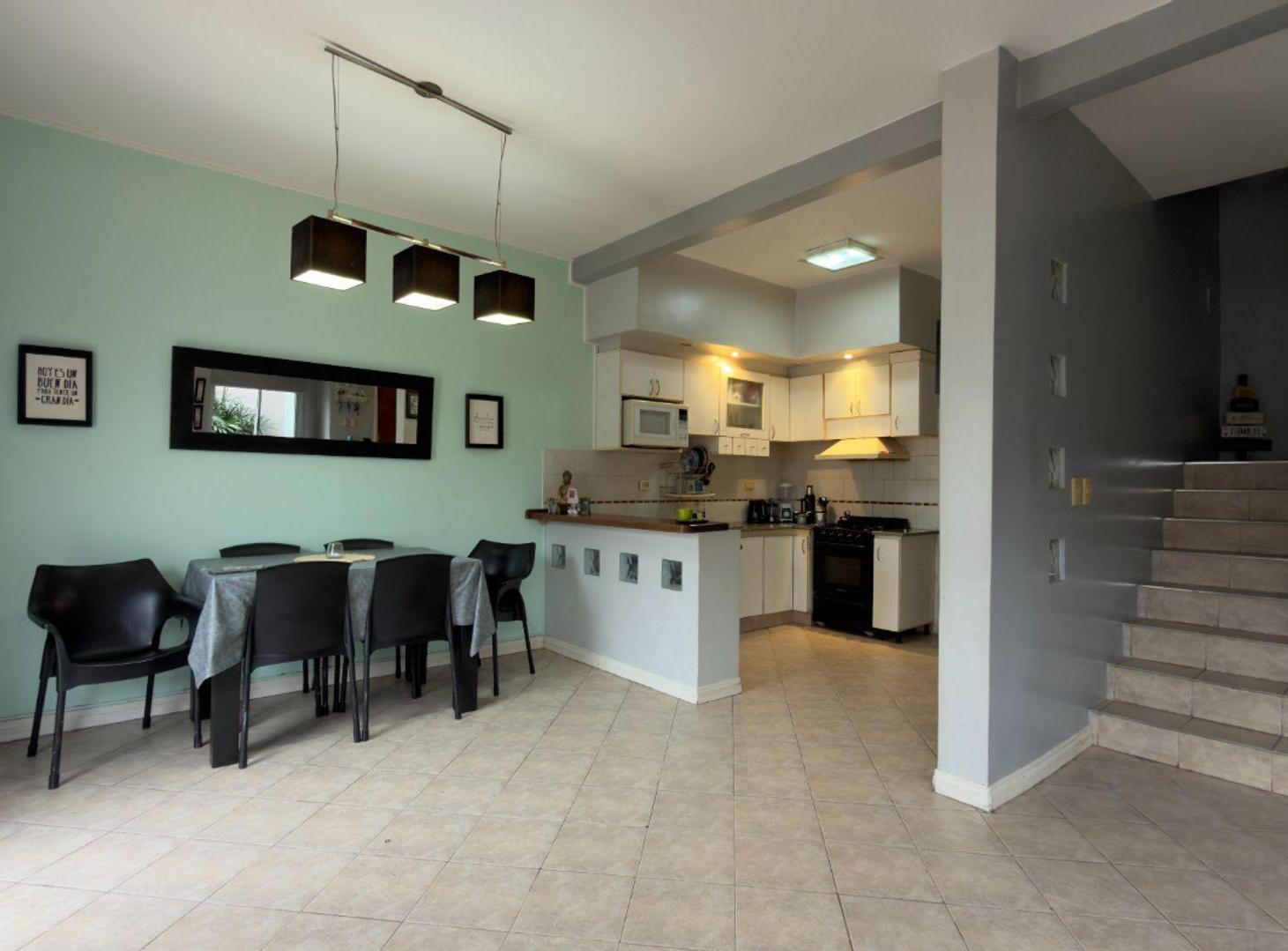 Foto de Venta Dúplex 3 Ambientes C/cochera-Patio-M Castro, imagen 2