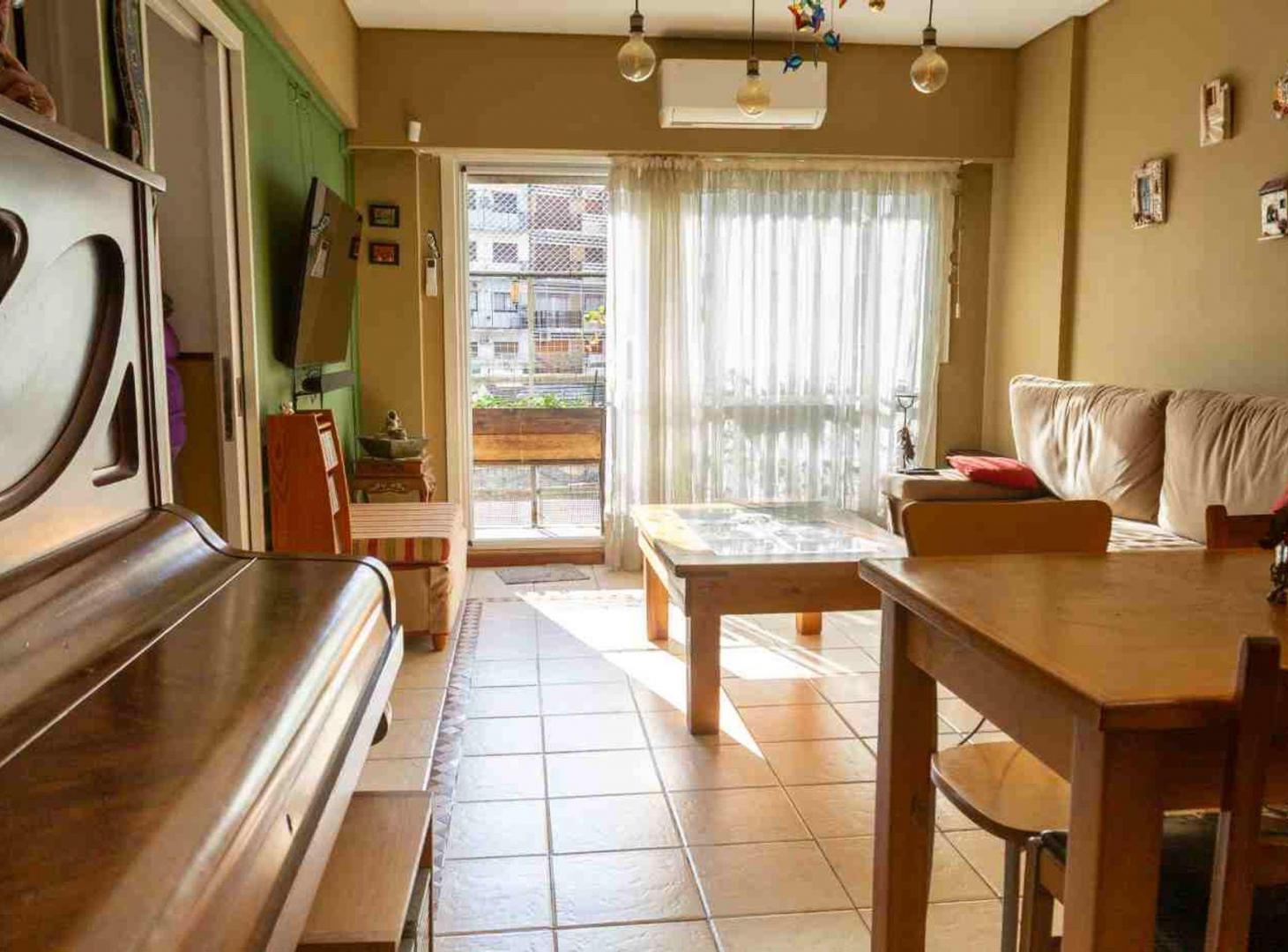 Foto de VENTA - DEPTO 3 AMB C/BAULERA - VILLA DEL PARQUE, imagen 2