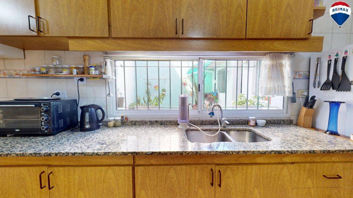 Foto de Venta casa 4 amb con patio y cochera Florida, imagen 4