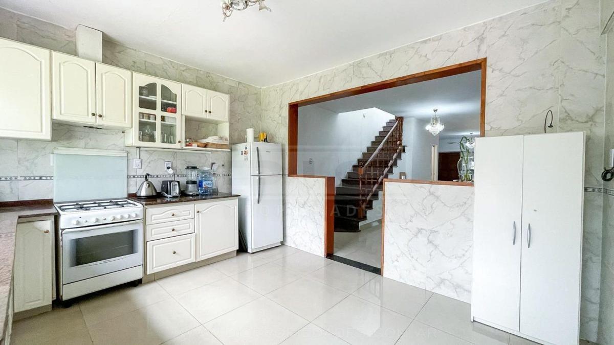 Foto de Venta Casa 4amb con Jardin-Quincho en Carapachay, imagen 2