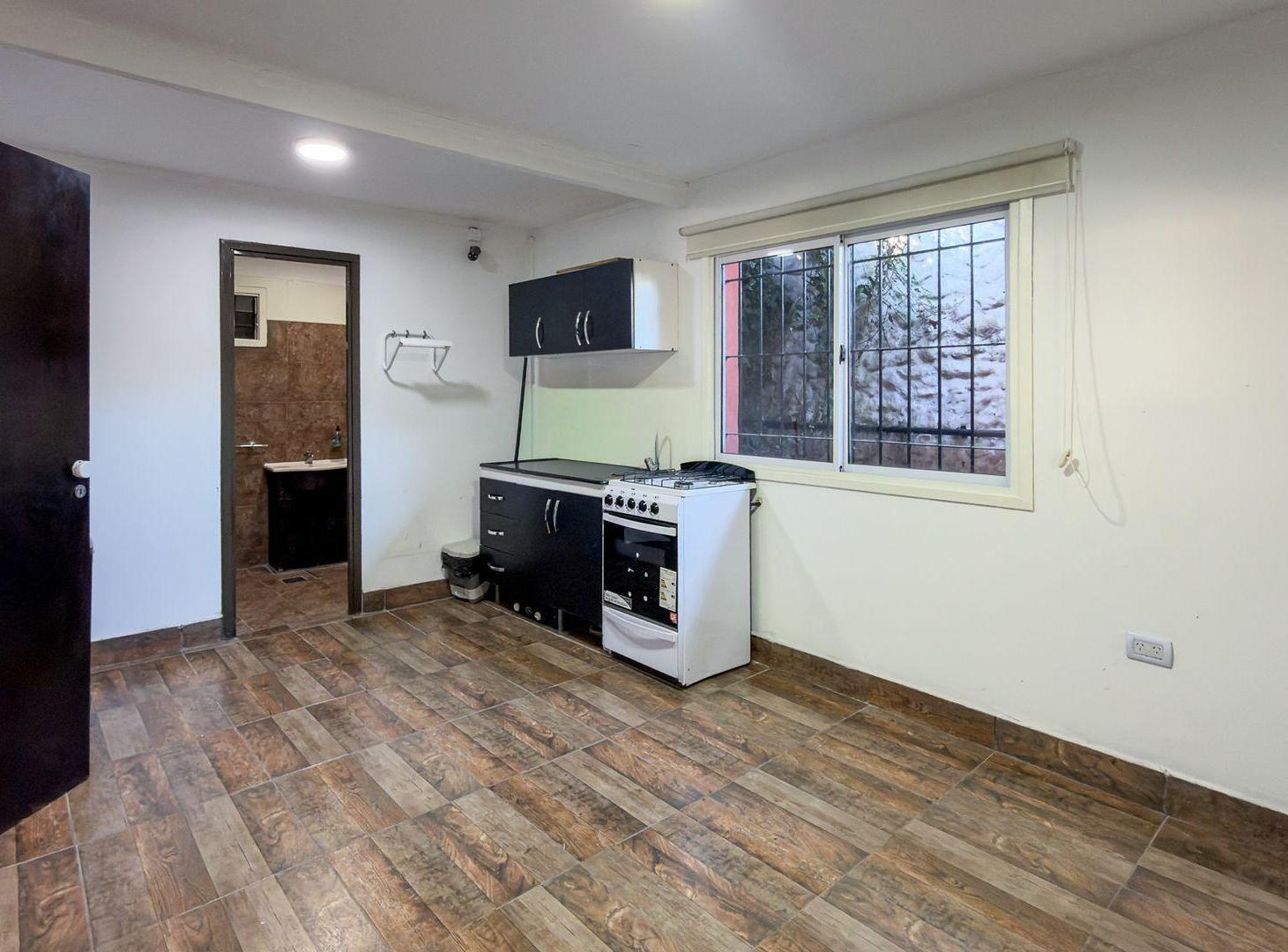 Foto de VENTA DEPOSITO CON OFICINAS EN MORENO, imagen 5