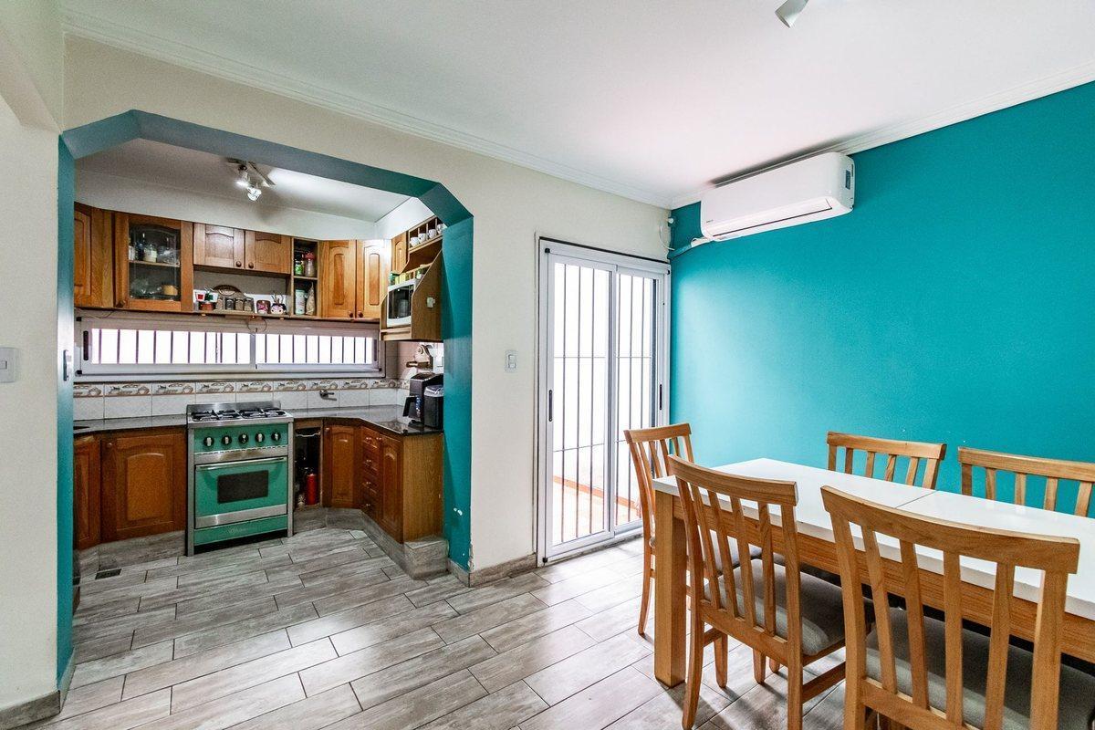 Foto de VENTA CASA 6 AMB LINIERS C/GARAGE Y PATIO, imagen 3