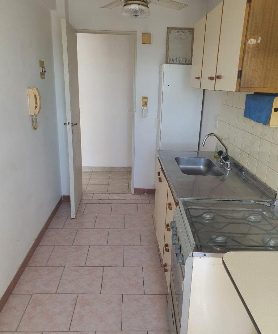 Foto de VENTA DEPARTAMENTO 2 AMBIENTES CON RENTA EN FLORES, imagen 4