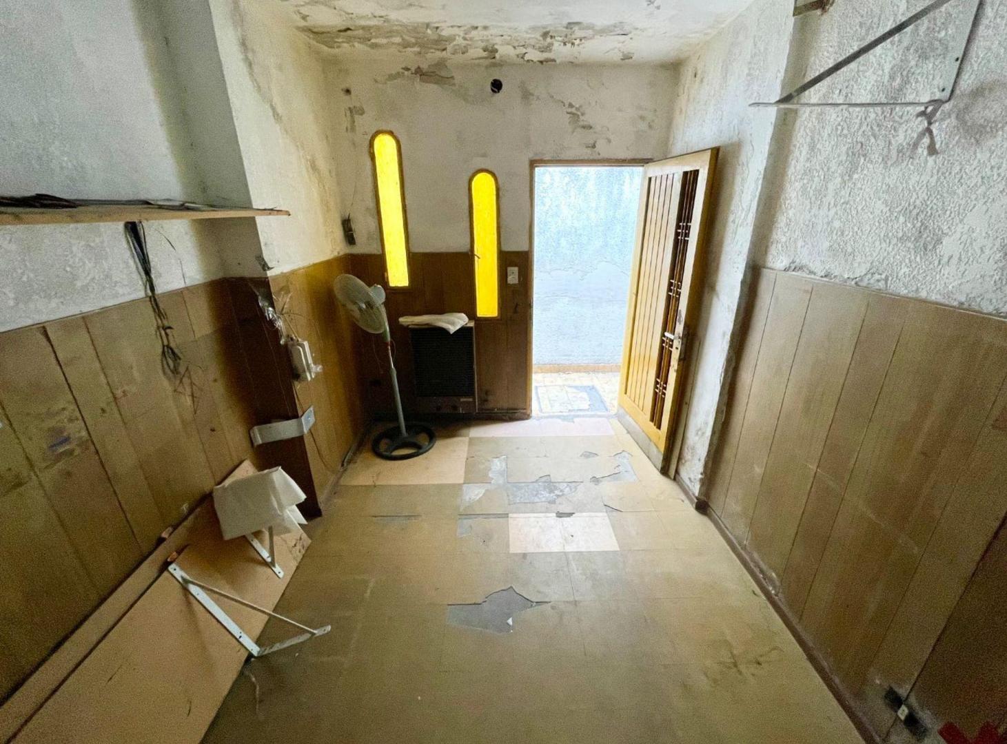 Foto de Venta Casa 3 Amb Ciudadela Patio A Refaccionar, imagen 4