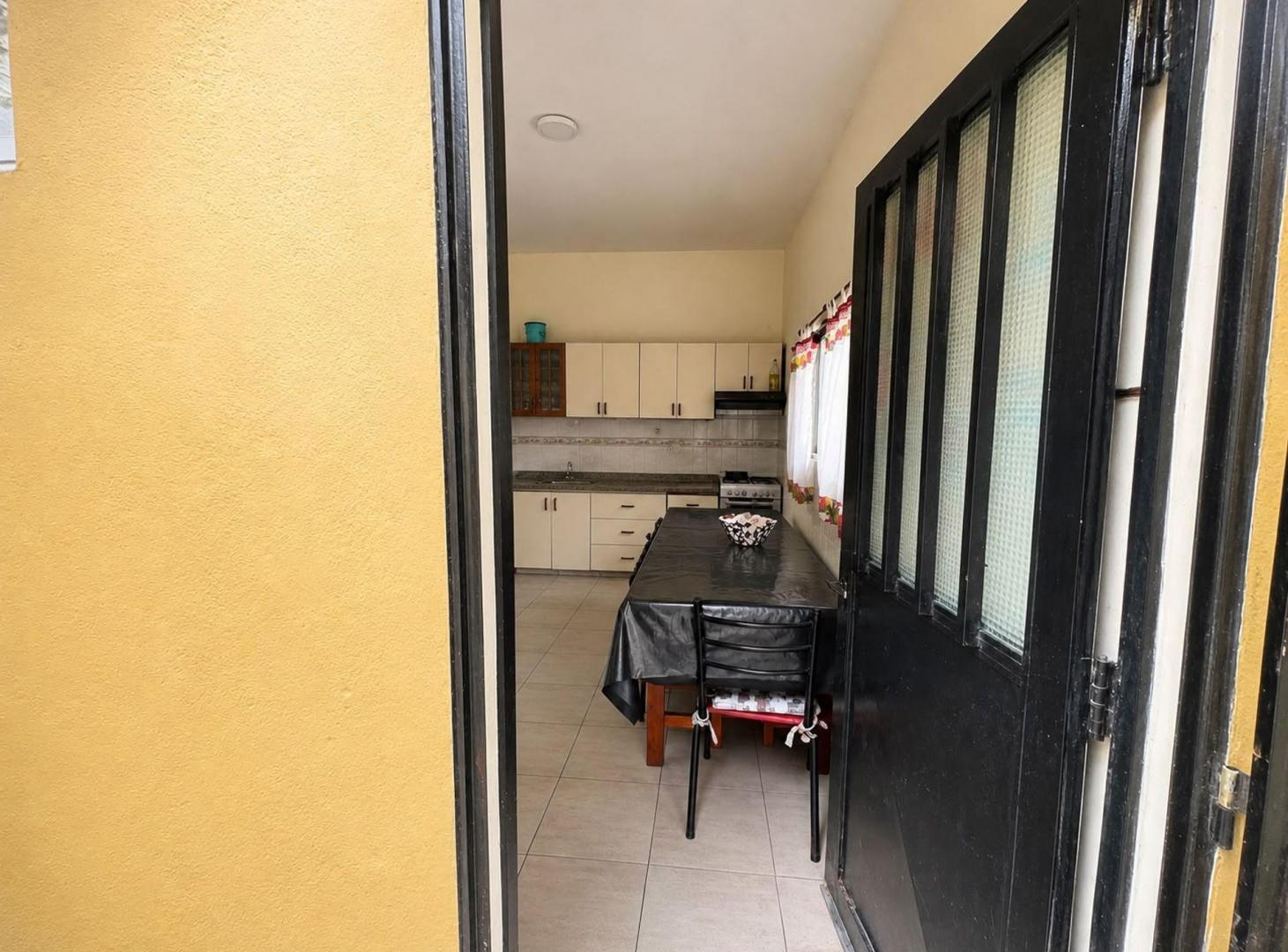 Foto de VENTA PH 3 AMB CON PATIO EN REMEDIOS DE ESCALADA, imagen 3