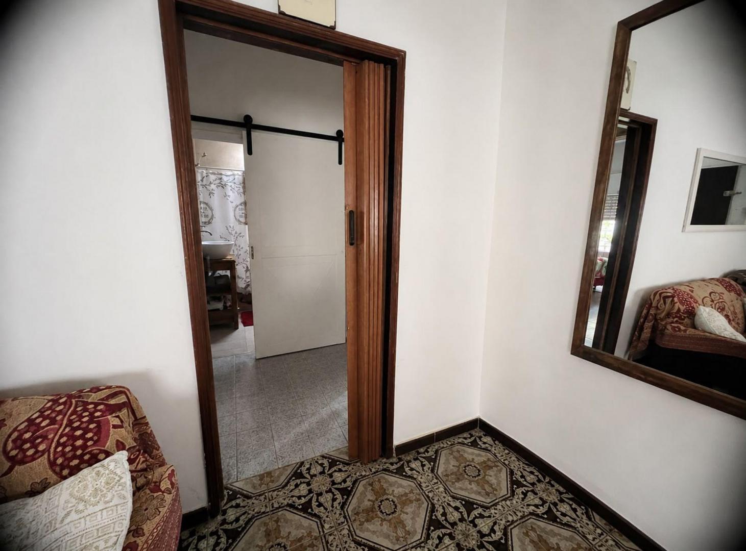 Foto de VENTA PH 3 AMB CON PATIO EN REMEDIOS DE ESCALADA, imagen 4