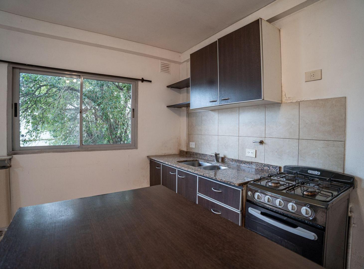 Foto de VTA DPTO 2AMB PRIMER PISO ESCALERA BALCÓN PILAR, imagen 1