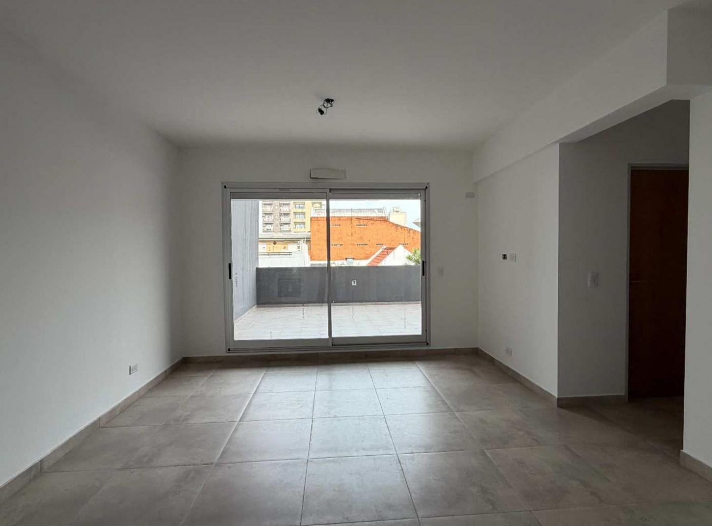 Foto de VENTA DEPTO 2 AMB CON BALCON TERRAZA - EN CASEROS, imagen 1