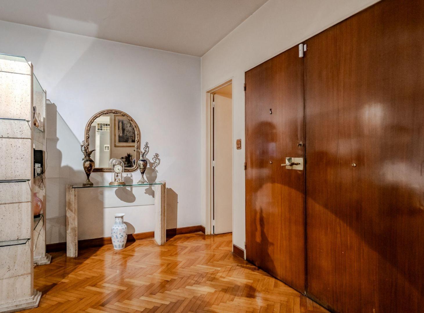 Foto de Venta Dpto Retiro 5 Amb.Coch.Balc.Patios Baulera, imagen 1