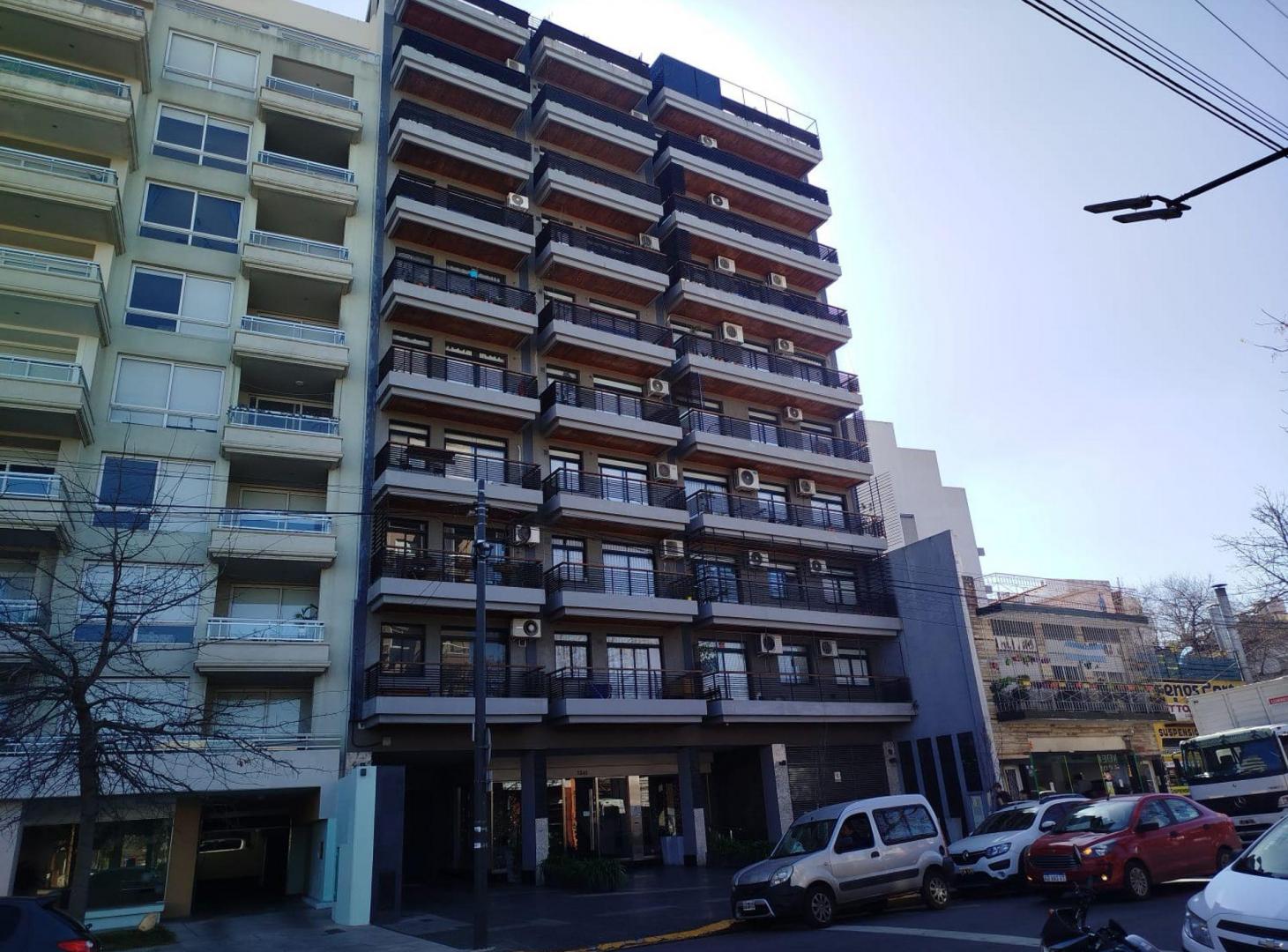 Foto de VENTA DPTO. 3 AMB. FRENTE VILLA DEL PARQUE, imagen 2