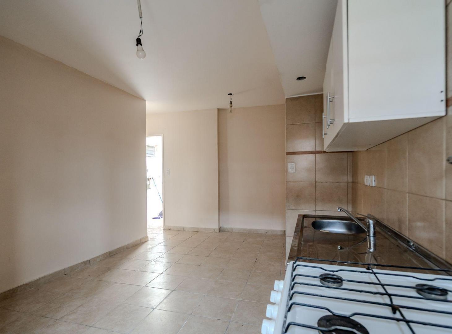 Foto de VENTA PH 2AMB C/PATIO -APTO CRED- V.BALLESTER, imagen 5