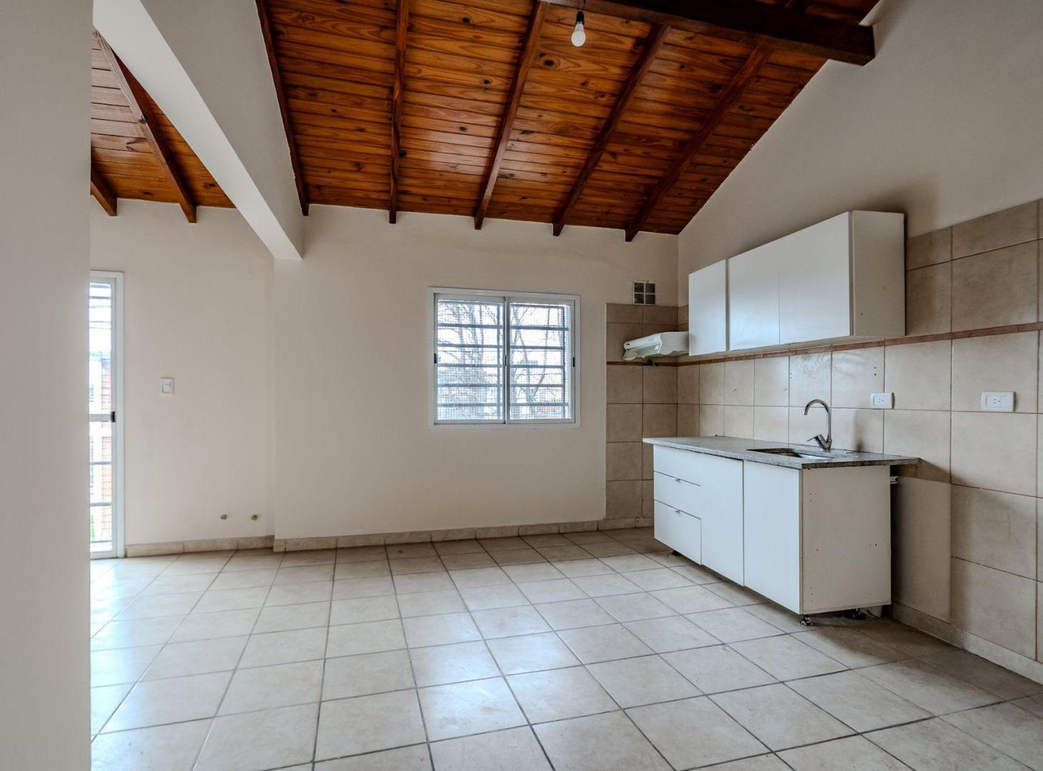 Foto de VENTA PH 3 AMB C/TERRAZA PRIV- V.BALLESTER, imagen 5
