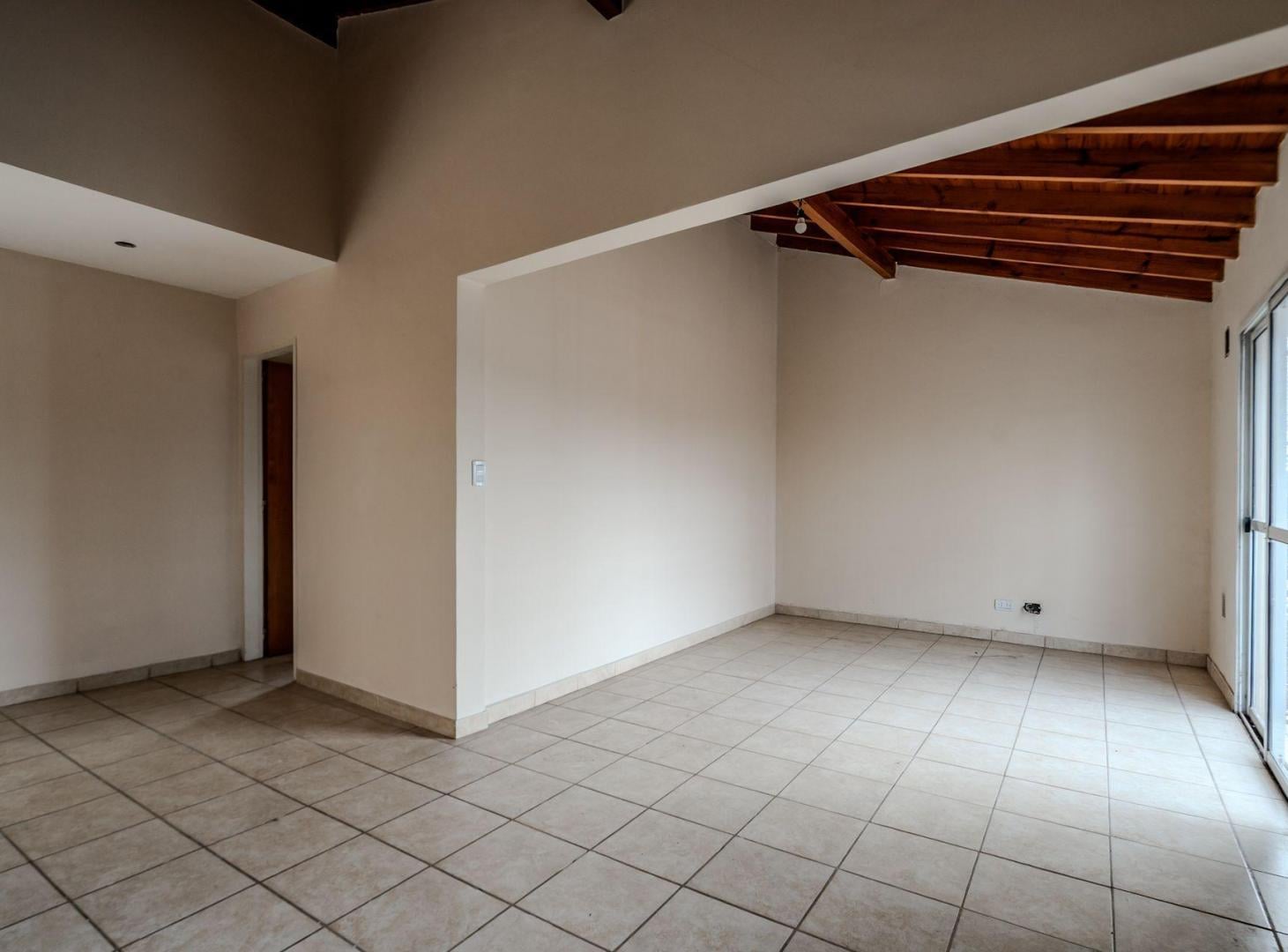 Foto de VENTA PH 3 AMB C/TERRAZA PRIV- V.BALLESTER, imagen 2