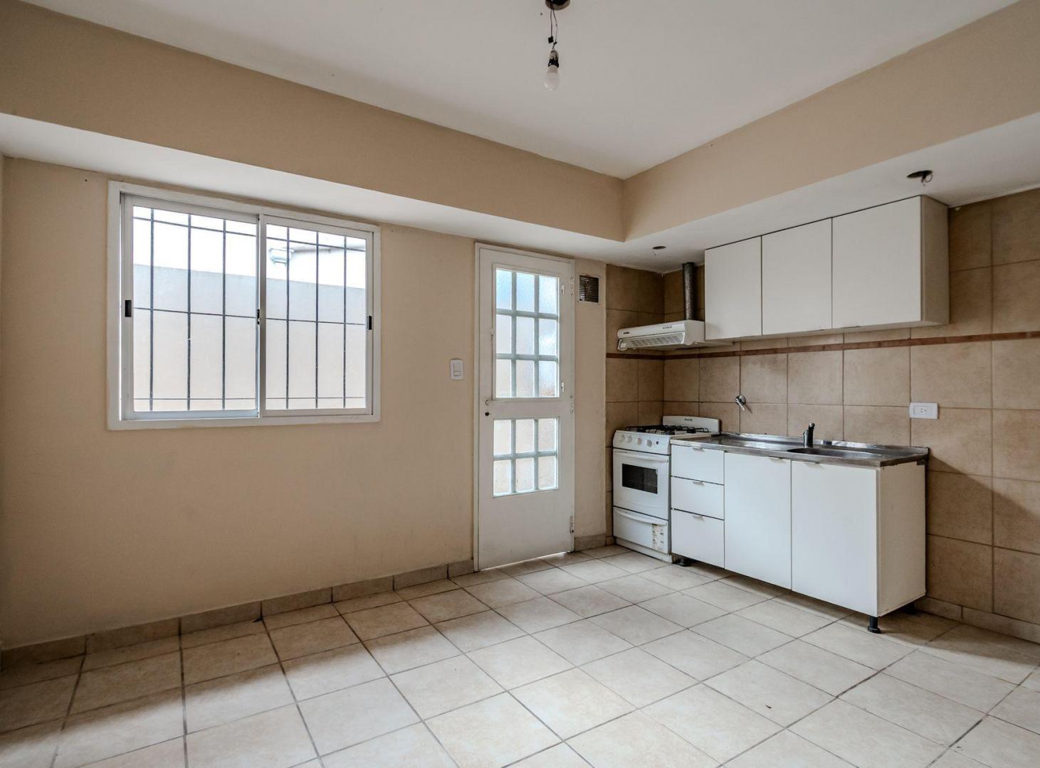 Foto de VENTA PH 2 AMB C/PATIO -APTO CRED- V.BALLESTER, imagen 3