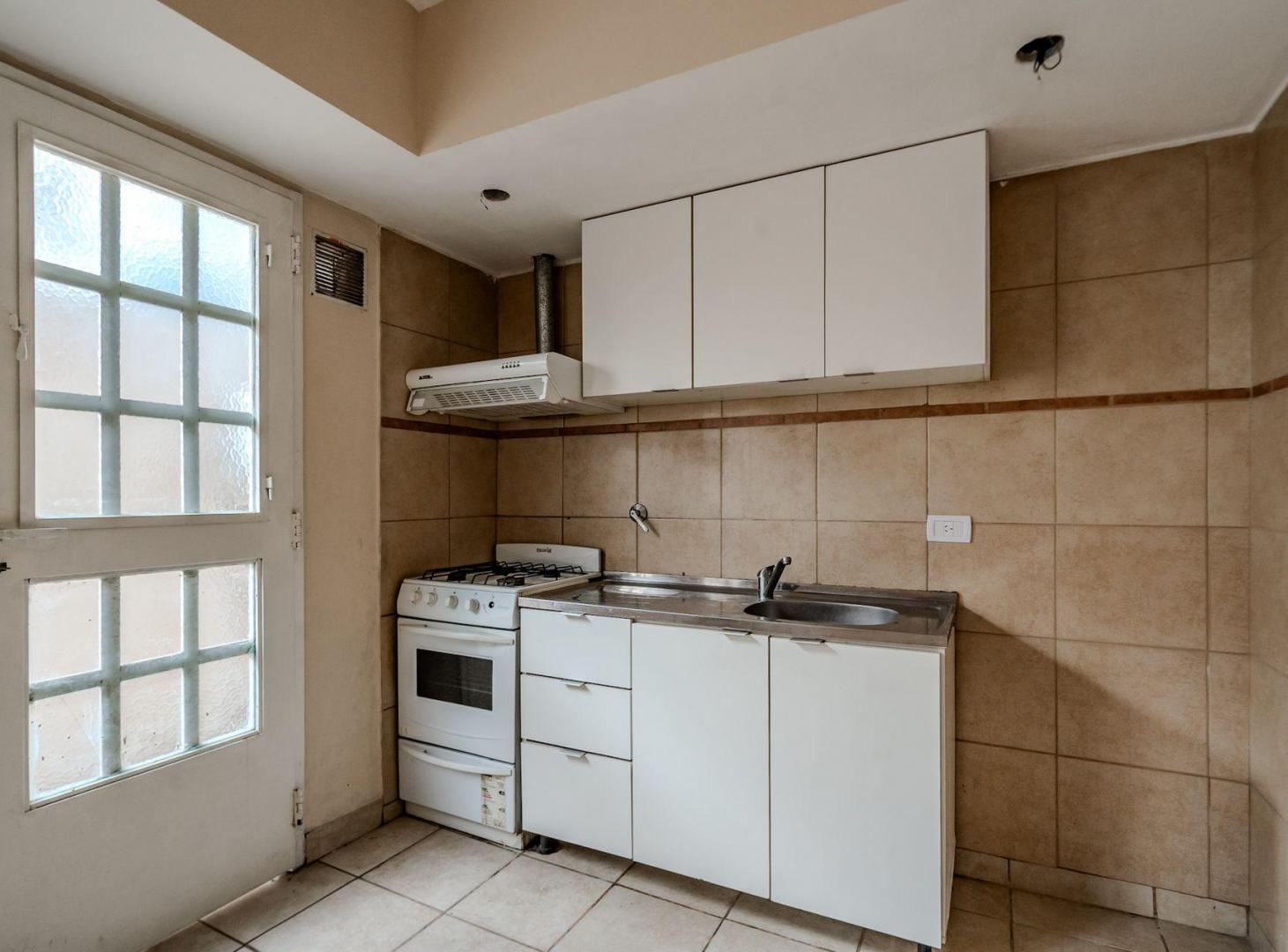 Foto de VENTA PH 2 AMB C/PATIO -APTO CRED- V.BALLESTER, imagen 2