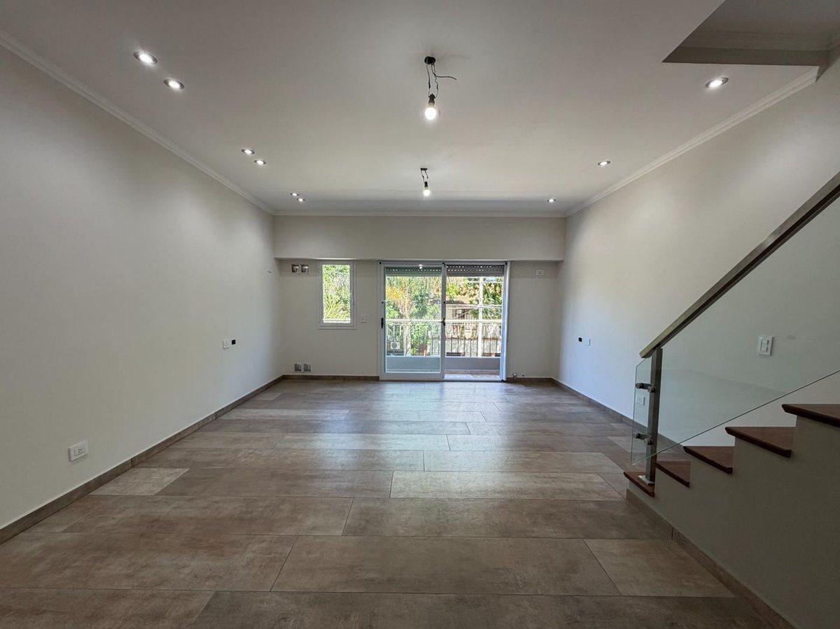 Foto de DPTO 5 AMB EN VENTA EN VILLA DEL PARQUE C/PATIO, imagen 2