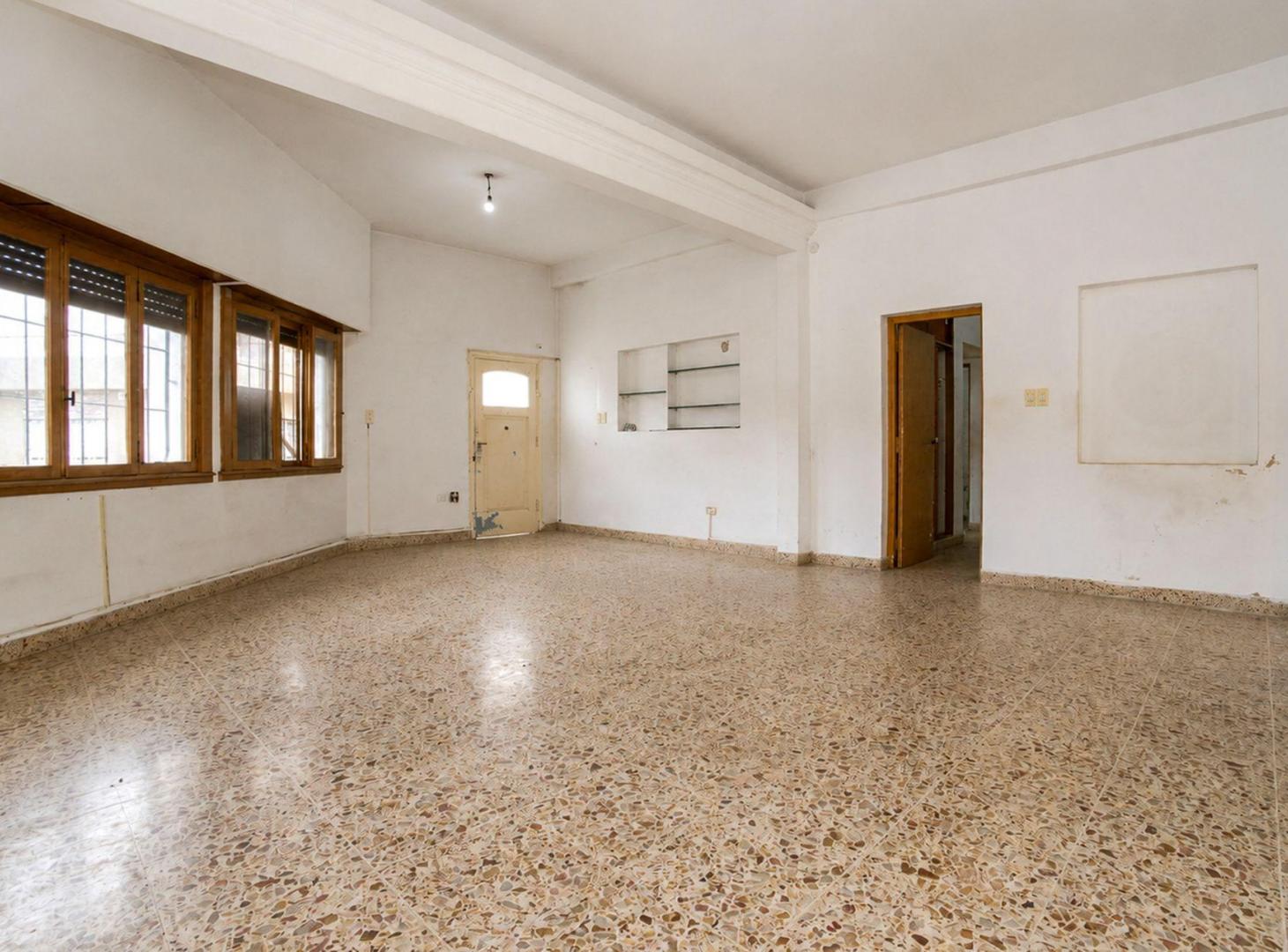 Foto de Venta PH 3 ambientes cochera patio Villa Bosch, imagen 5
