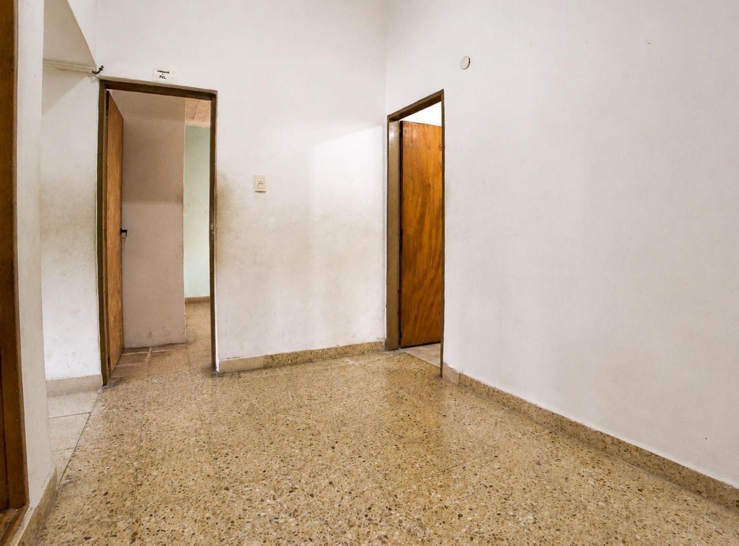 Foto de Venta PH 3 ambientes cochera patio Villa Bosch, imagen 3