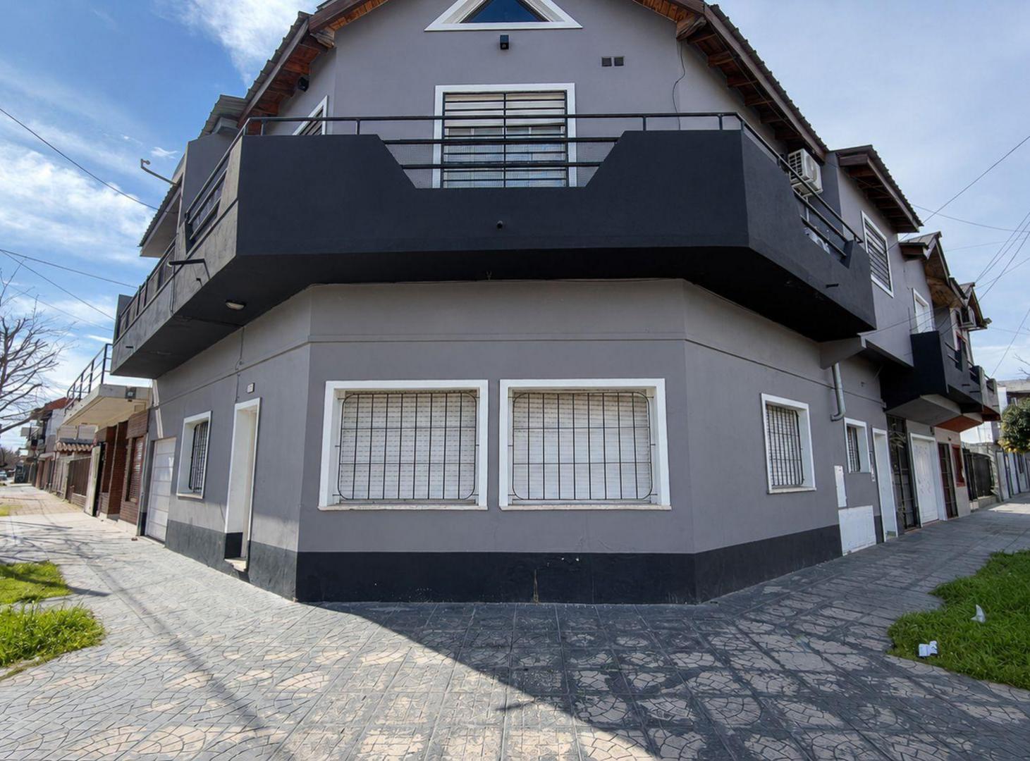 Foto de Venta PH 3 ambientes cochera patio Villa Bosch, imagen 1