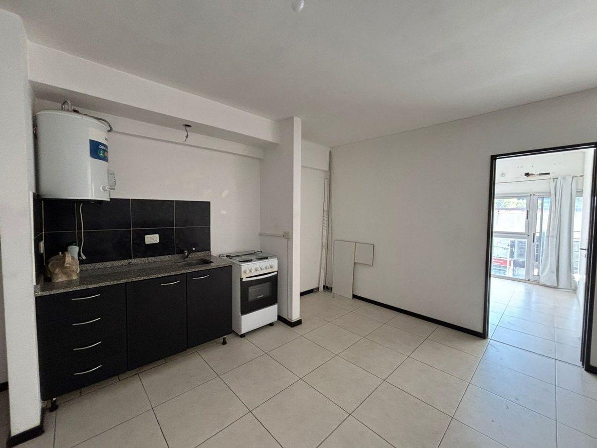 Foto de VENTA DEPTO 2 AMB AMPLIO - LINIERS-, imagen 1