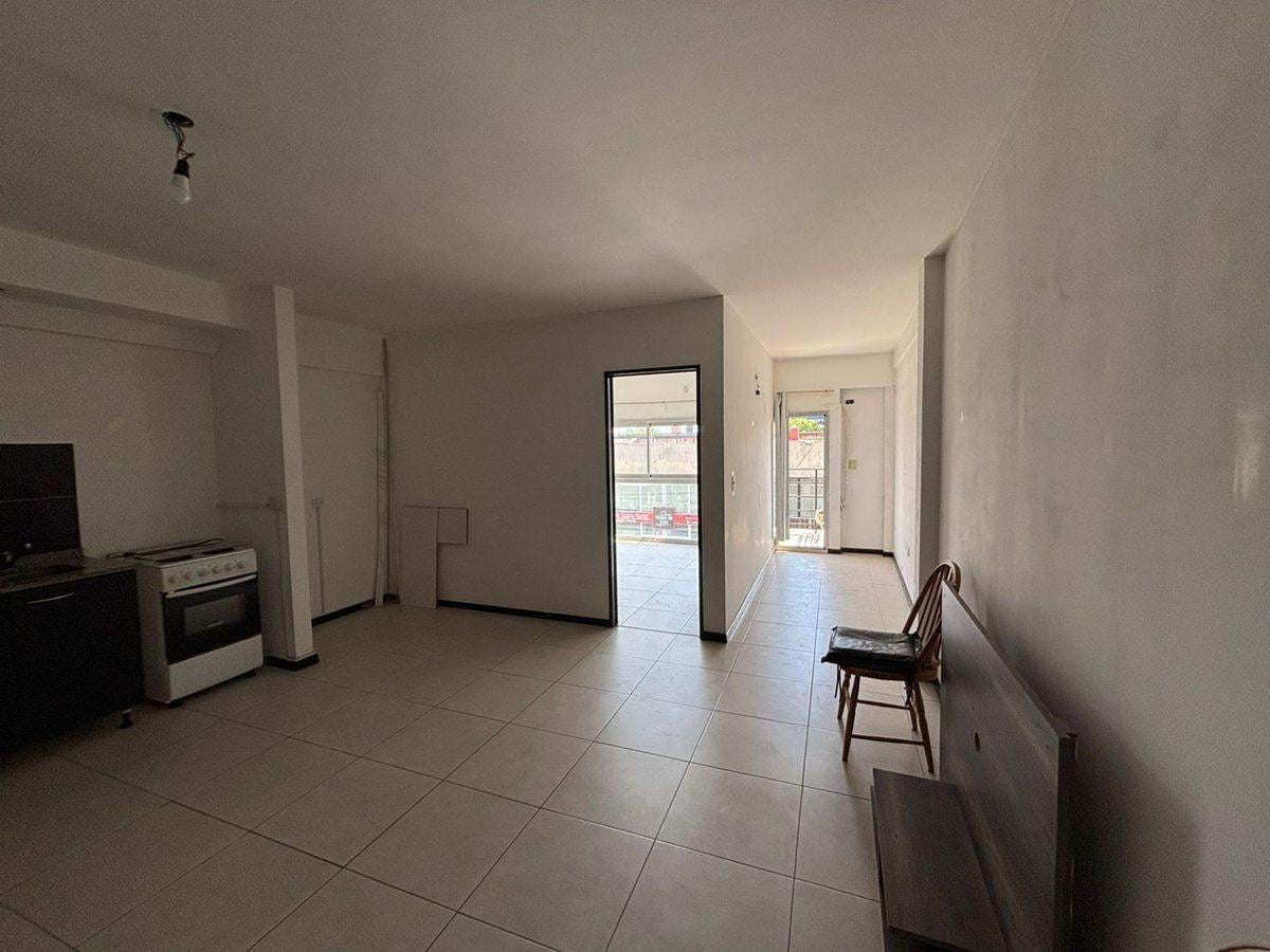 Foto de VENTA DEPTO 2 AMB AMPLIO - LINIERS-, imagen 2