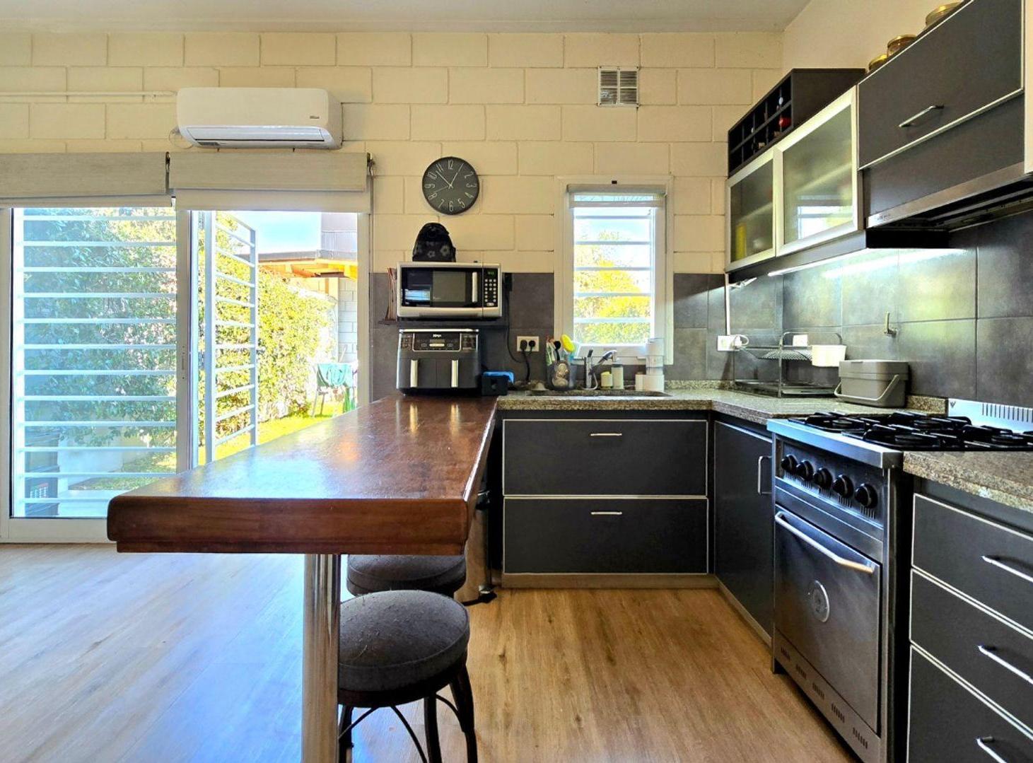 Foto de TRIPLEX VENTA 4 AMB OLIVOS CON JARDIN Y COCHERA, imagen 4