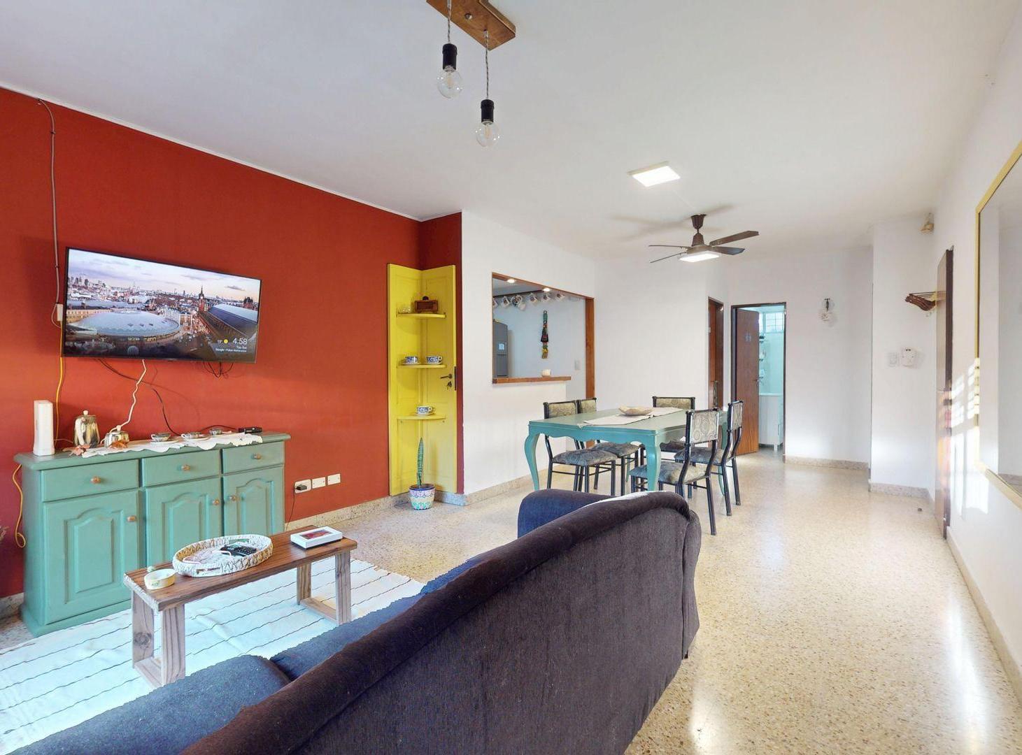 Foto de VENTA CASA 3 AMBIENTES EN BANFIELD CON COCHERA, imagen 2
