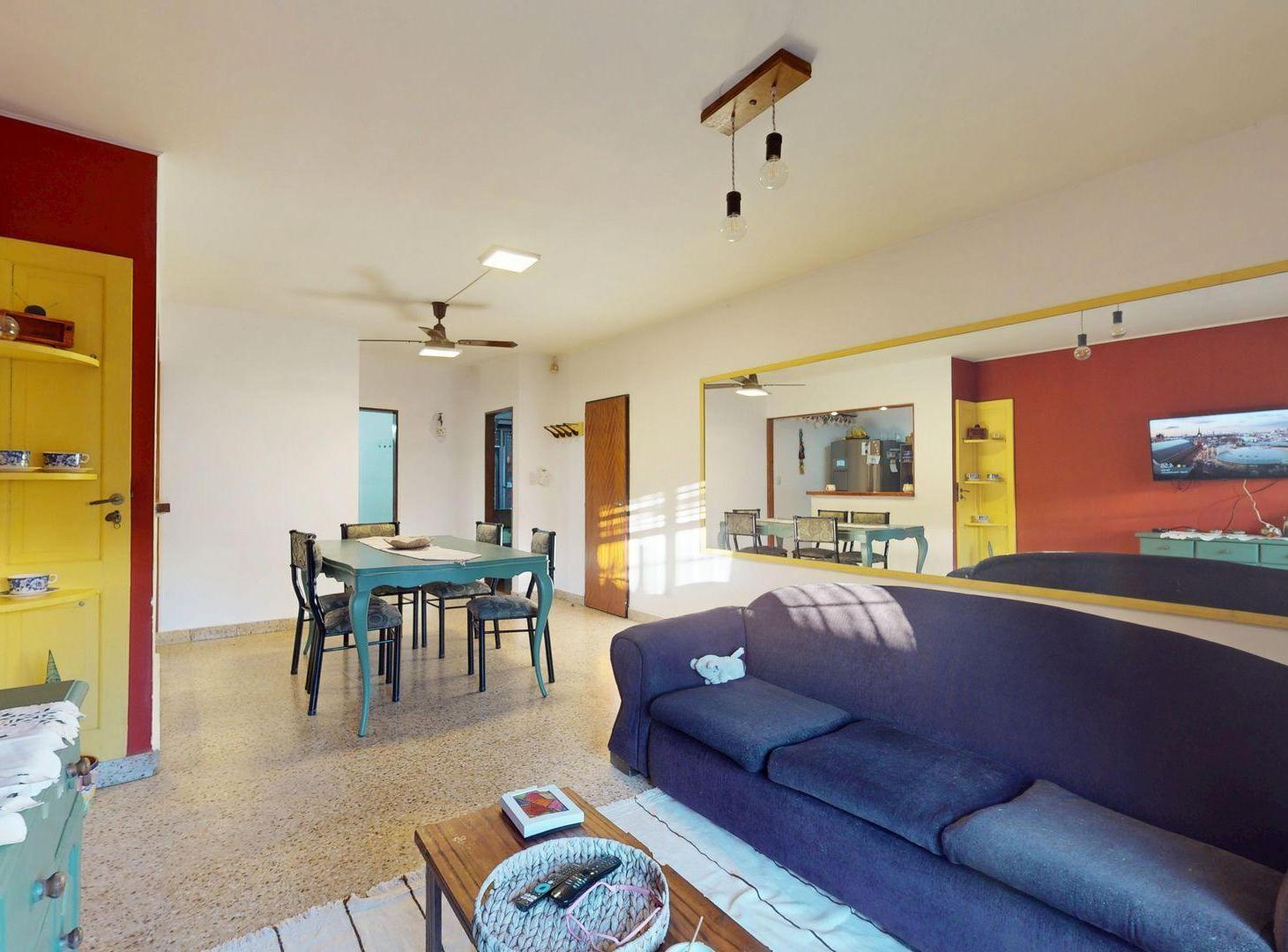 Foto de VENTA CASA 3 AMBIENTES EN BANFIELD CON COCHERA, imagen 3