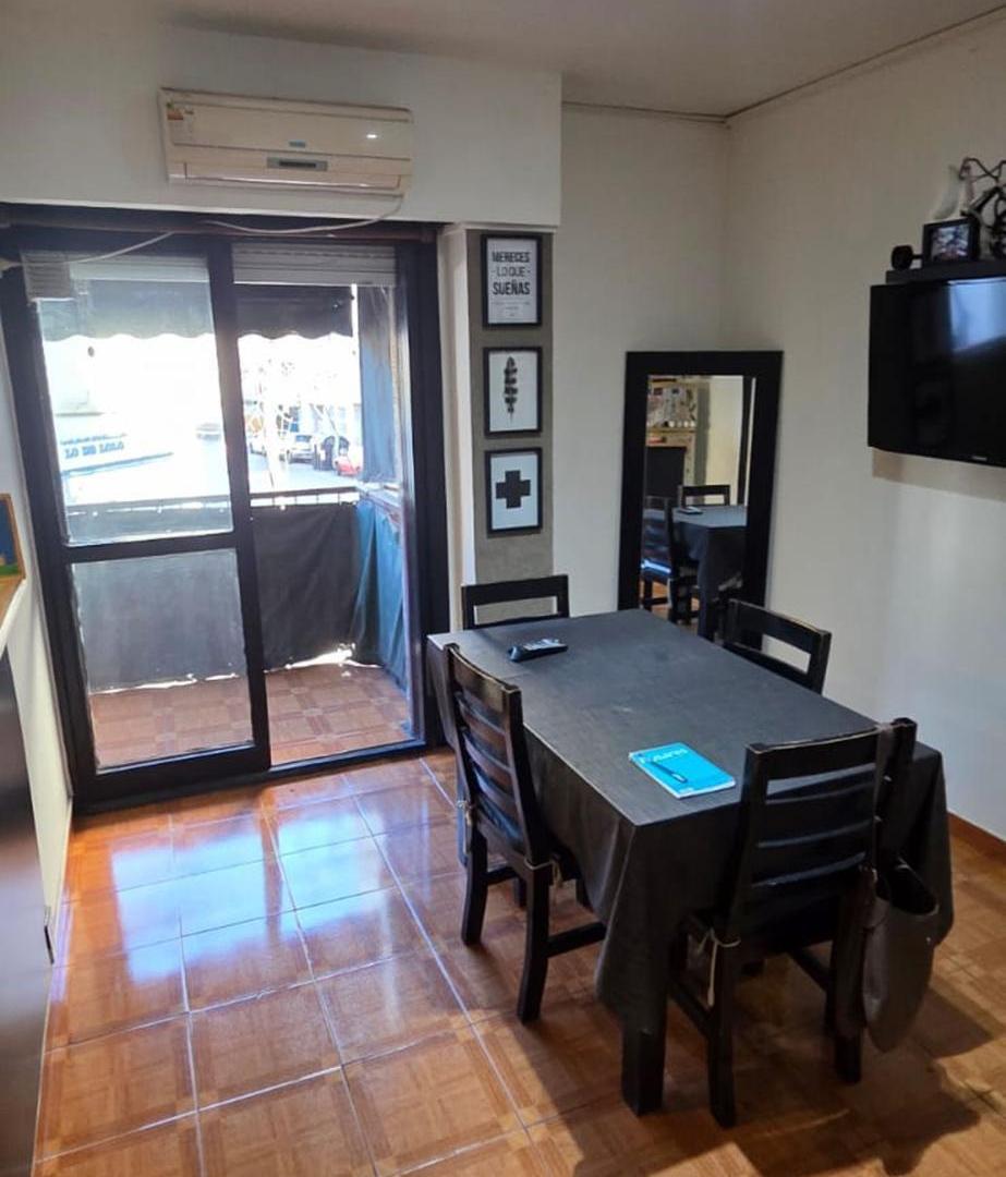 Foto de VENTA DEPTO 2 AMB FRENTE C BALCON EN BALVANERA, imagen 1
