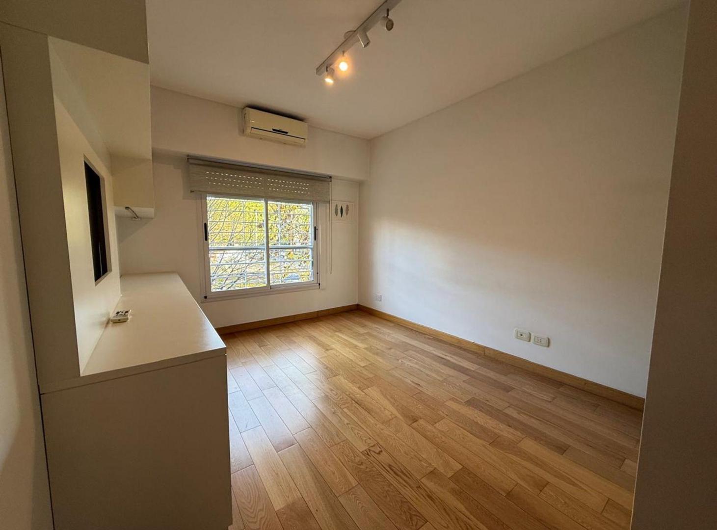 Foto de VENTA DEPTO 4 AMB CON COCHERA Y PATIO APTO CRÉDITO, imagen 4