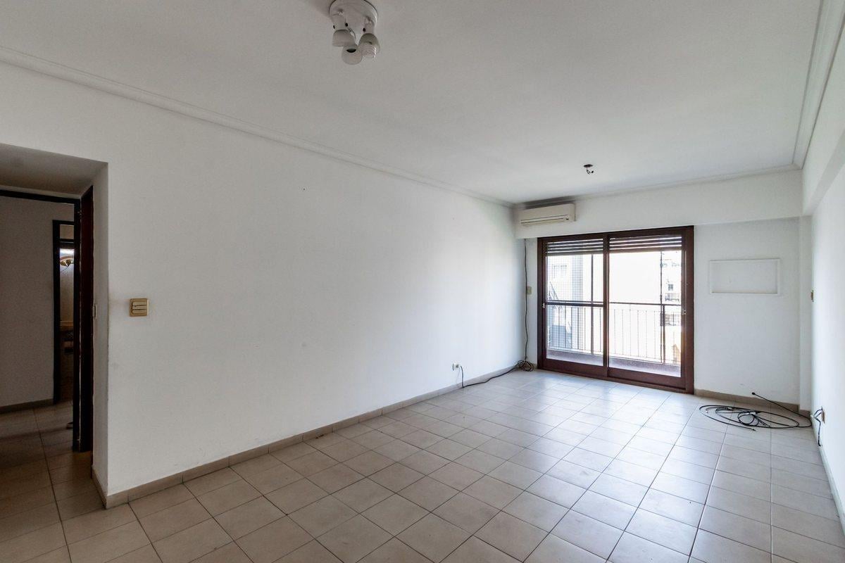 Foto de VENTA 4 AMB -BALCÓN- COCHERA-BAULERA-V. PUEYRREDÓN, imagen 2