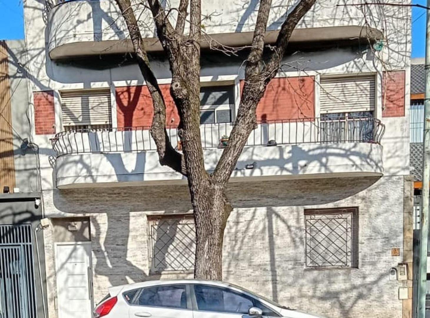 Foto de VENTA PH 4 AMB PB AL FRENTE EN DEVOTO, imagen 1
