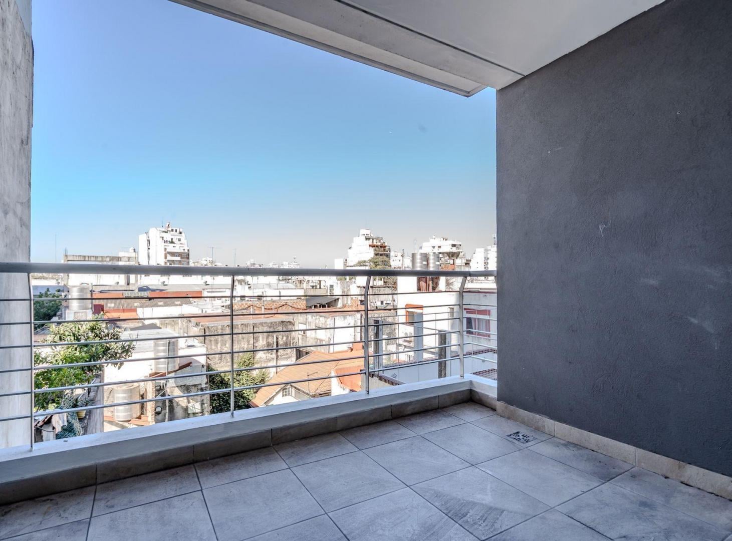 Foto de EXCELENTE SEMIPISO 3 AMB BCON TERRAZA V GRAL MITRE, imagen 1
