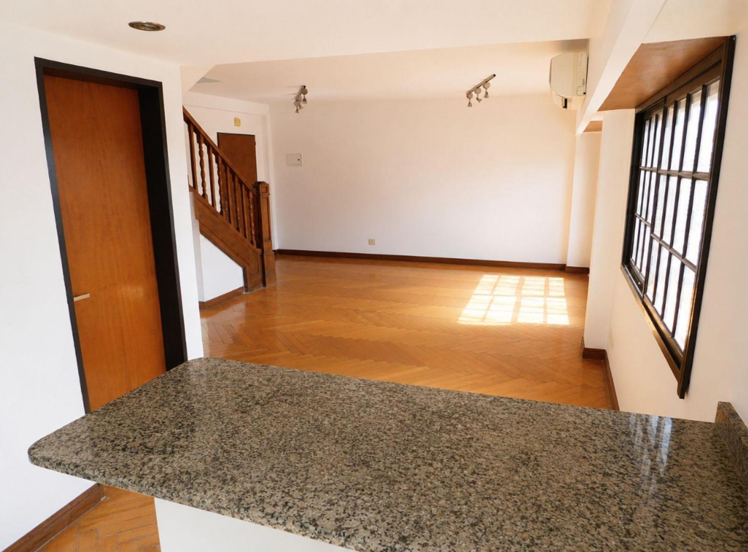 Foto de VENTA PH 3 AMB DUPLEX BALCON TERRAZA V. PUEYRREDON, imagen 2