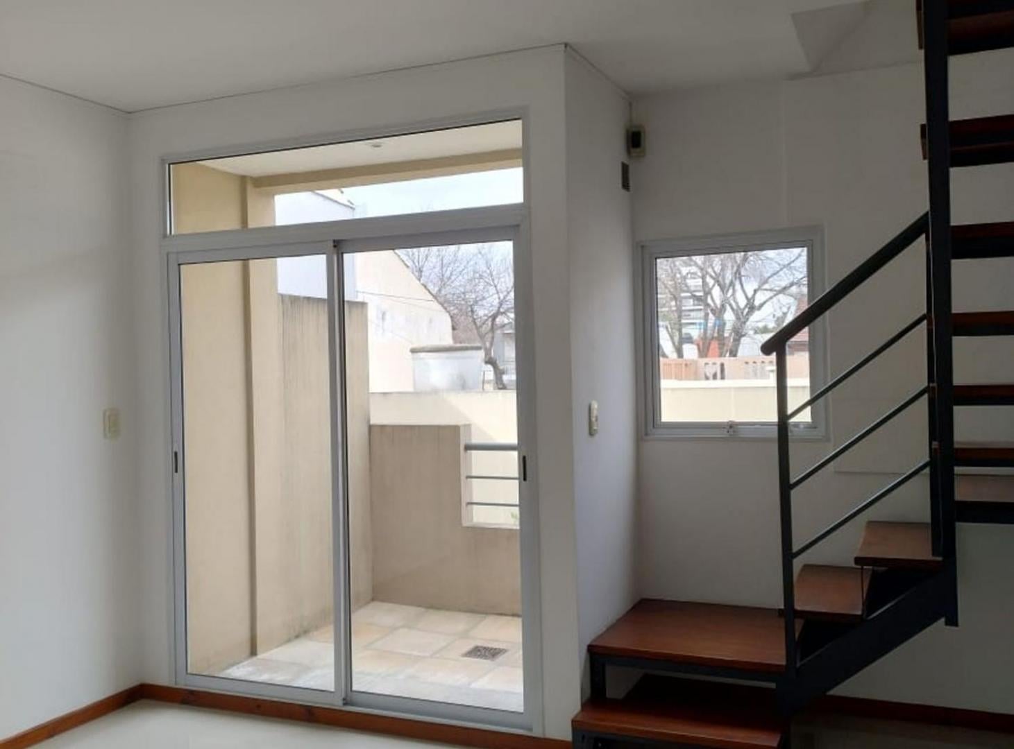 Foto de ALQUILER PH 2 AMB CON 2BALCONES Y TERRAZA- V. DVTO, imagen 3