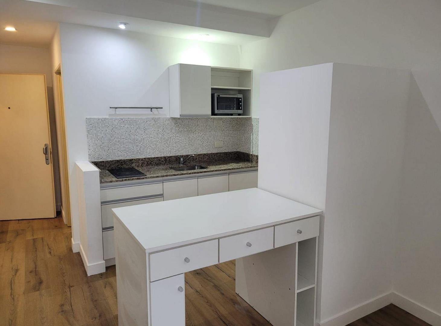 Foto de ALQUILER MONOAMBIENTE IMPECABLE EN EXCELENTE ZONA, imagen 4
