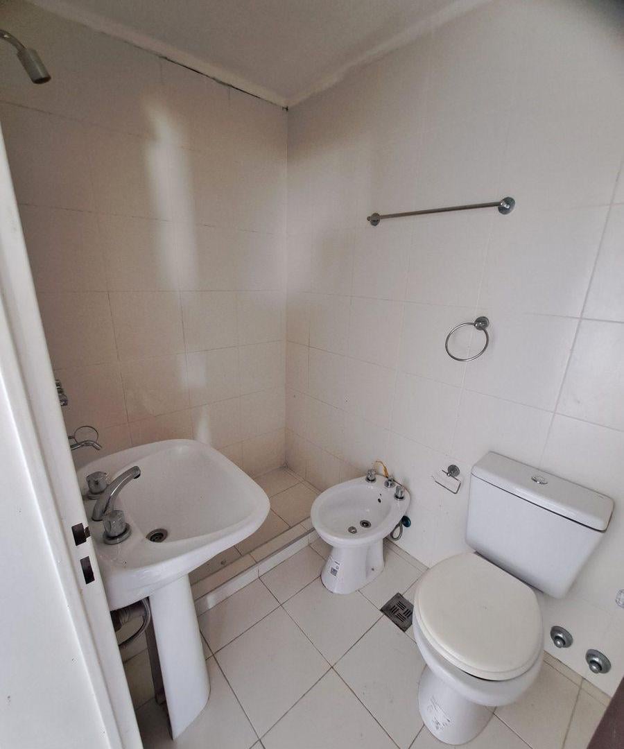 Foto de VENTA MONOAMBIENTE AL FRENTE 35M2 SAENZ PEÑA, imagen 2