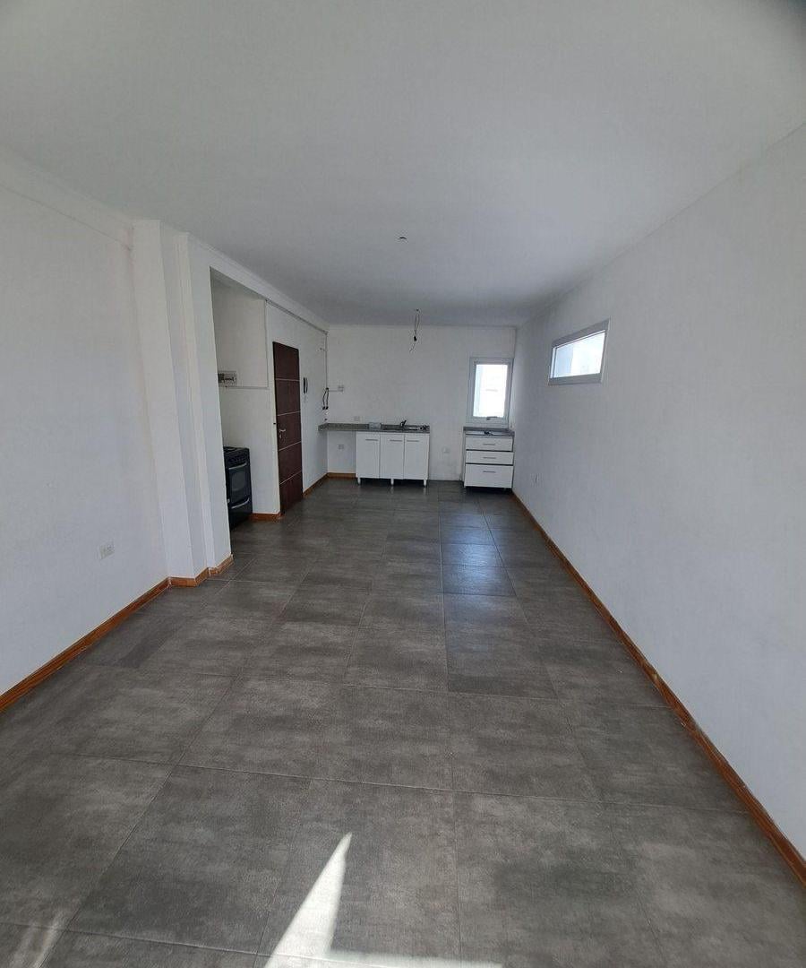 Foto de VENTA MONOAMBIENTE AL FRENTE 35M2 SAENZ PEÑA, imagen 1