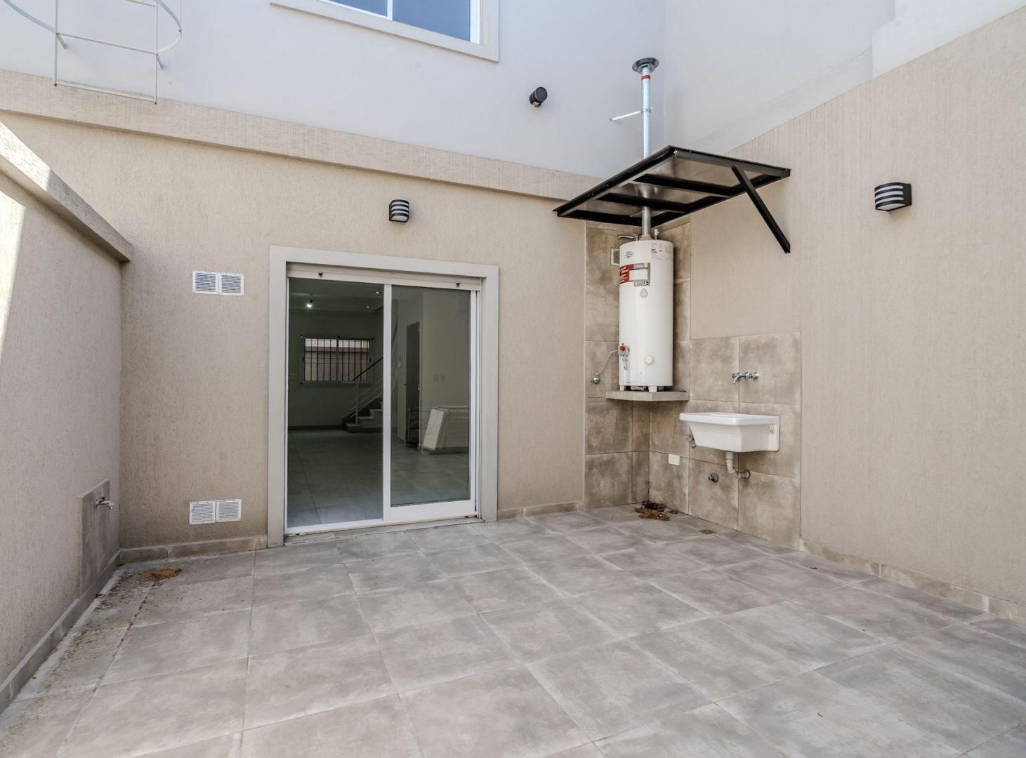 Foto de VENTA DUPLEX 3AMB C/PATIO A ESTRENAR-V. DEL PARQUE, imagen 4